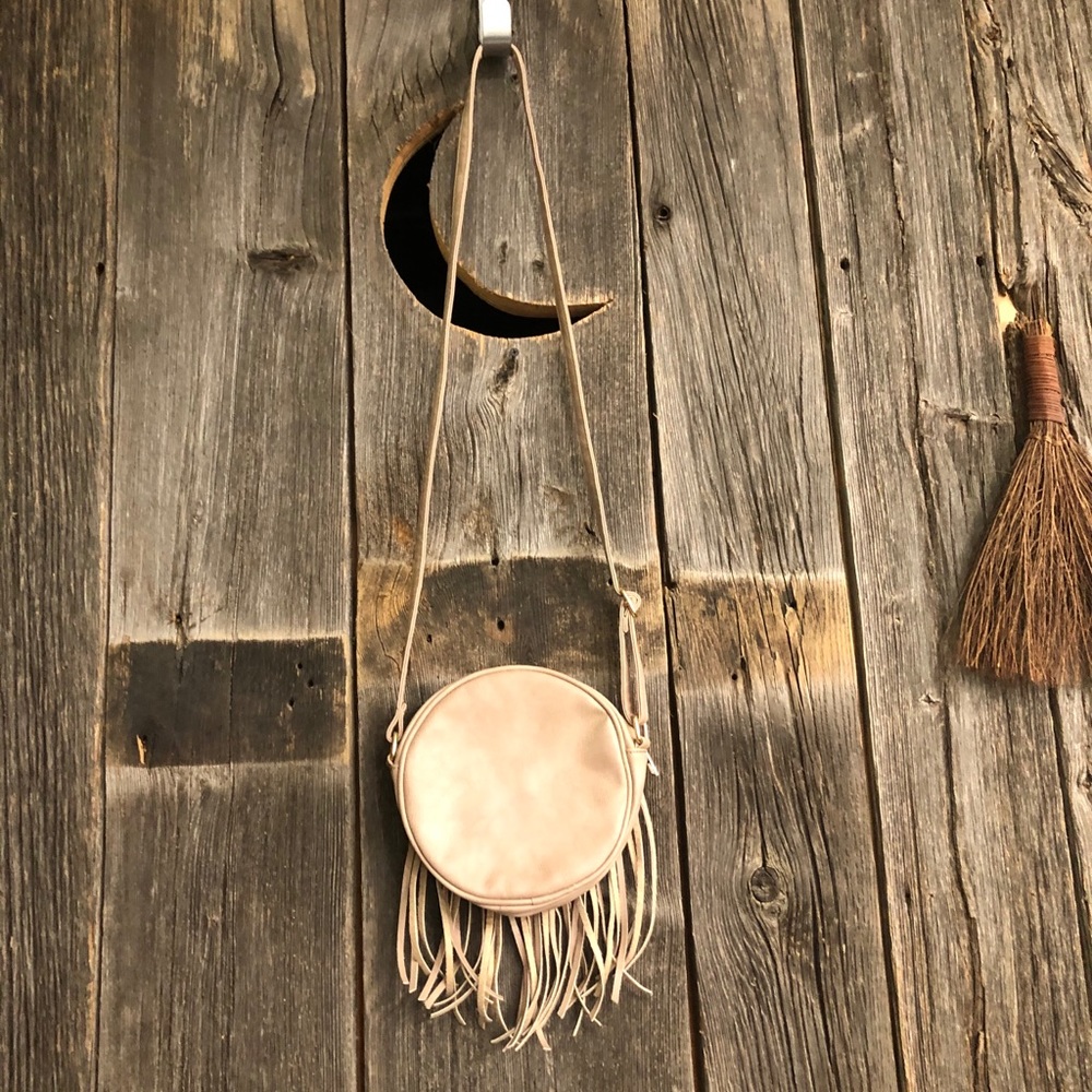 Boho Tassel/Fringe Beige Crossbody Bag - Picture 6 of 6